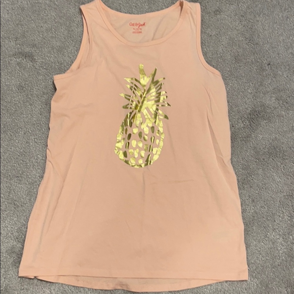 I am selling a short sleeve shirt
